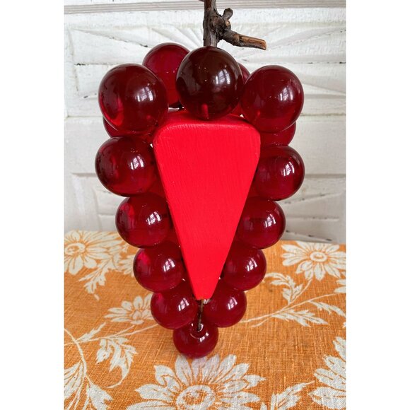 Vintage MCM Large Red Lucite Grapes Sculpture - Picture 5 of 12